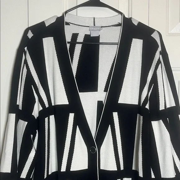Chico's Women’s Geometric Knit Black and White Cardigan Sweater Size 4/XXL - Picture 3 of 6